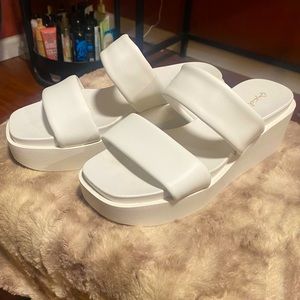 Platform slides - Lulus Qupid
